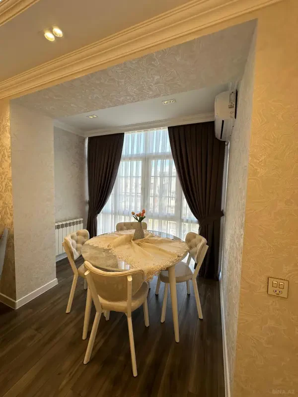 Kirayə verilir 3 otaqlı mənzil 130 m²