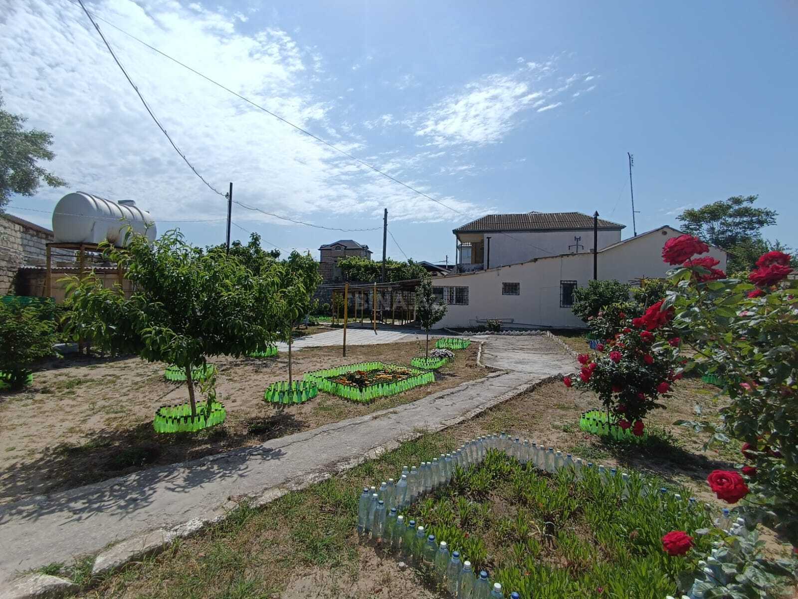 Satılır 6 otaqlı həyət evi 72 m²