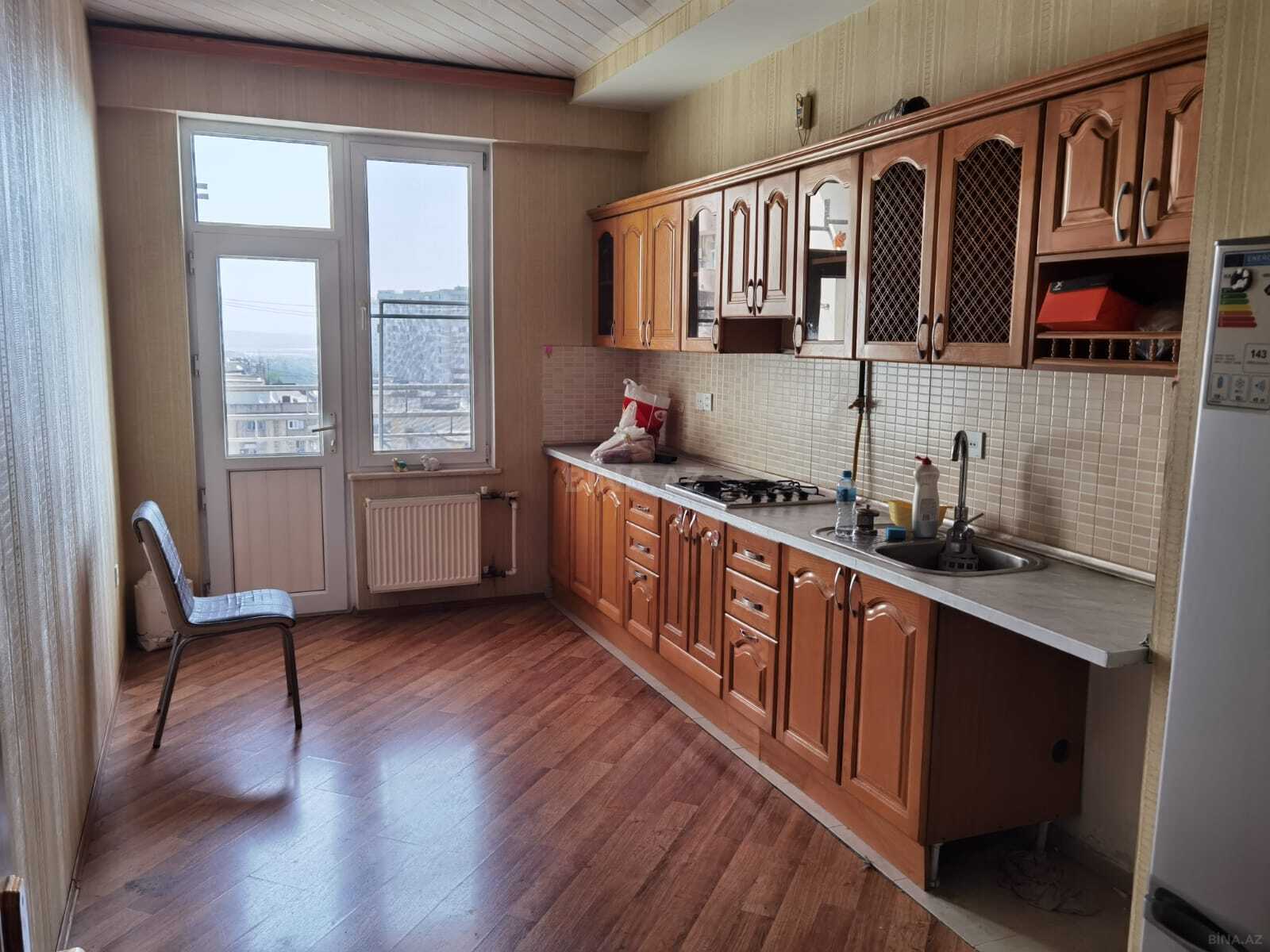 Kirayə verilir 2 otaqlı mənzil 95 m²