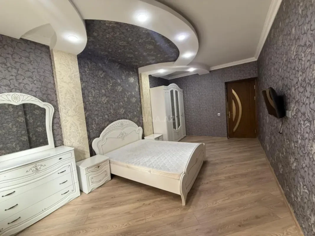 Kirayə verilir 3 otaqlı mənzil 110 m²