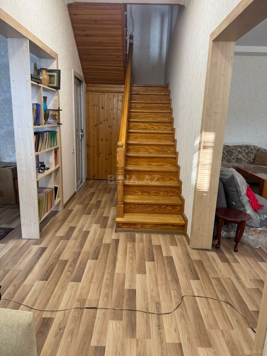 Satılır 5 otaqlı həyət evi 140 m²