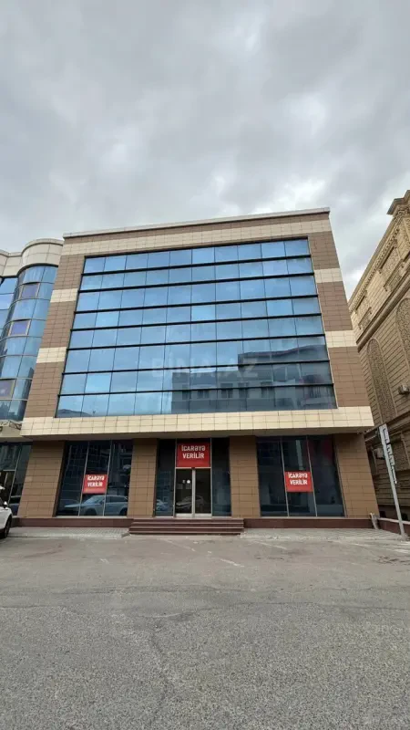 Kirayə verilir 7 otaqlı ofis 500 m²