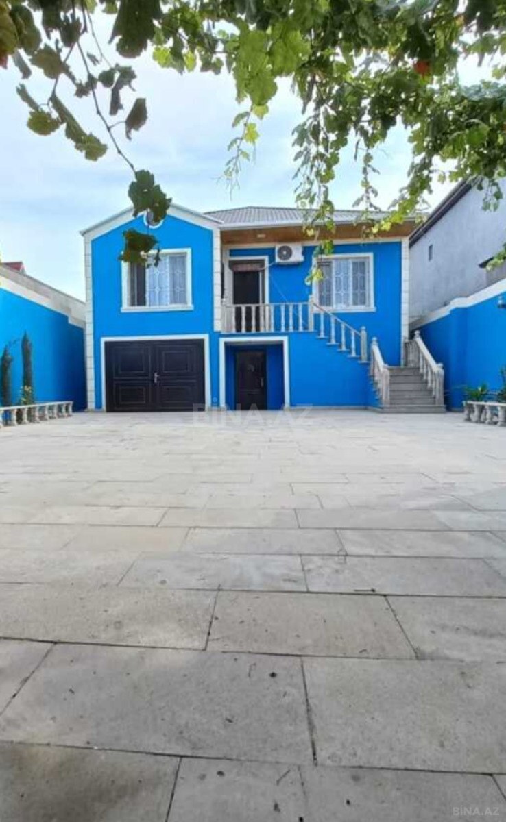 Satılır 6 otaqlı həyət evi 220 m²