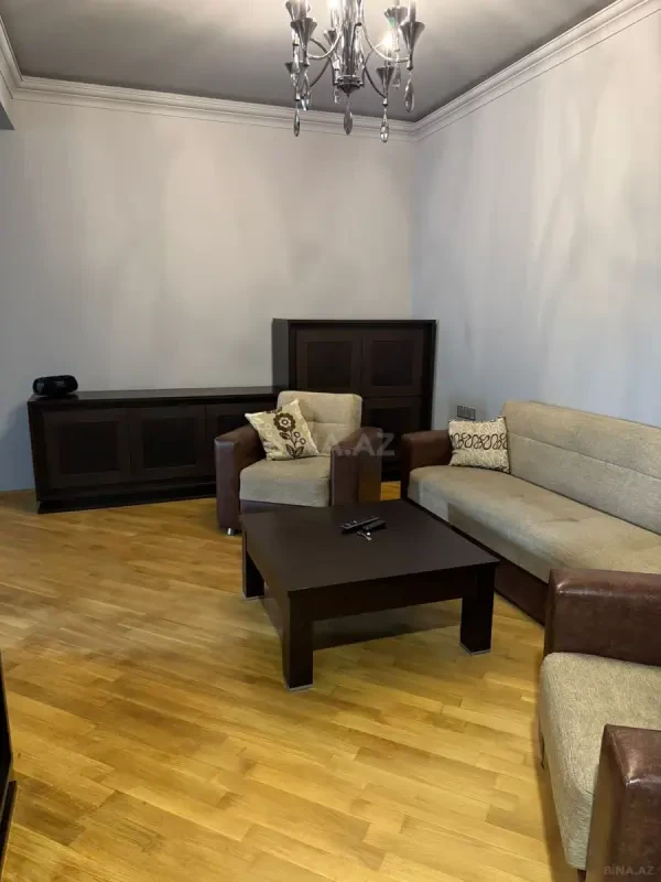Kirayə verilir 3 otaqlı mənzil 110 m²