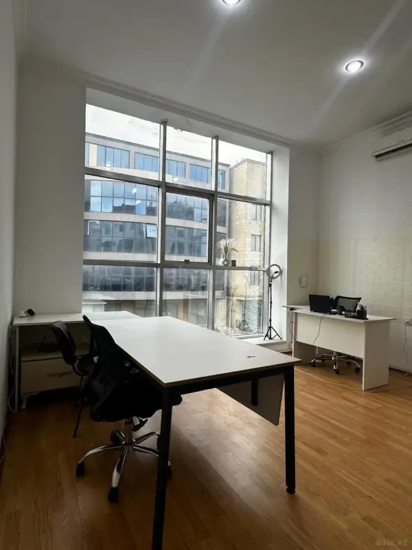 Kirayə verilir 1 otaqlı ofis 30 m²