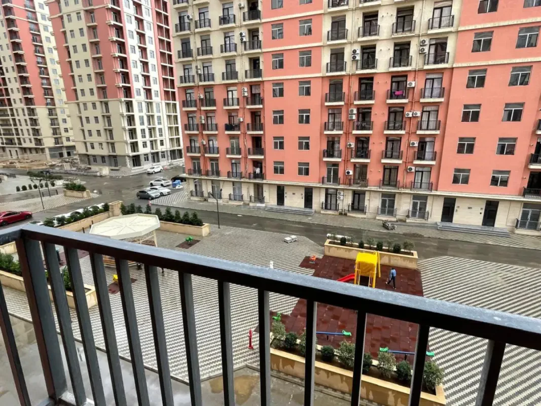 Satılır 2 otaqlı mənzil 68 m²