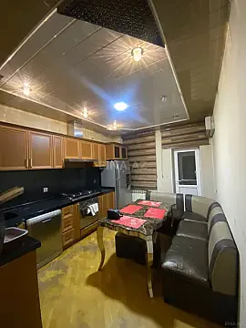 Kirayə verilir 3 otaqlı mənzil 130 m² — Bakı, Nərimanov 3 otaq 130.00 m²
