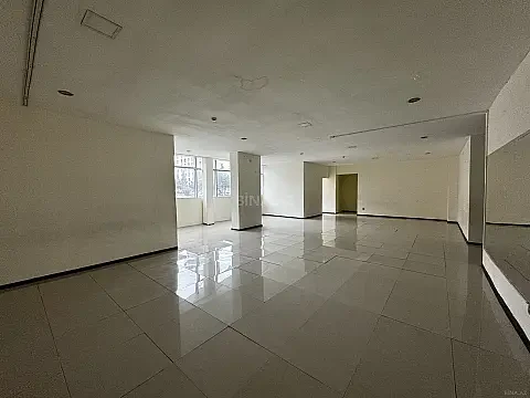 Kirayə verilir obyekt 460 m² — Bakı 460.00 m²