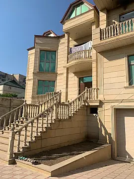 Kirayə verilir 7 otaqlı həyət evi 307 m² — Bakı, Bakıxanov 7 otaq 307.00 m²