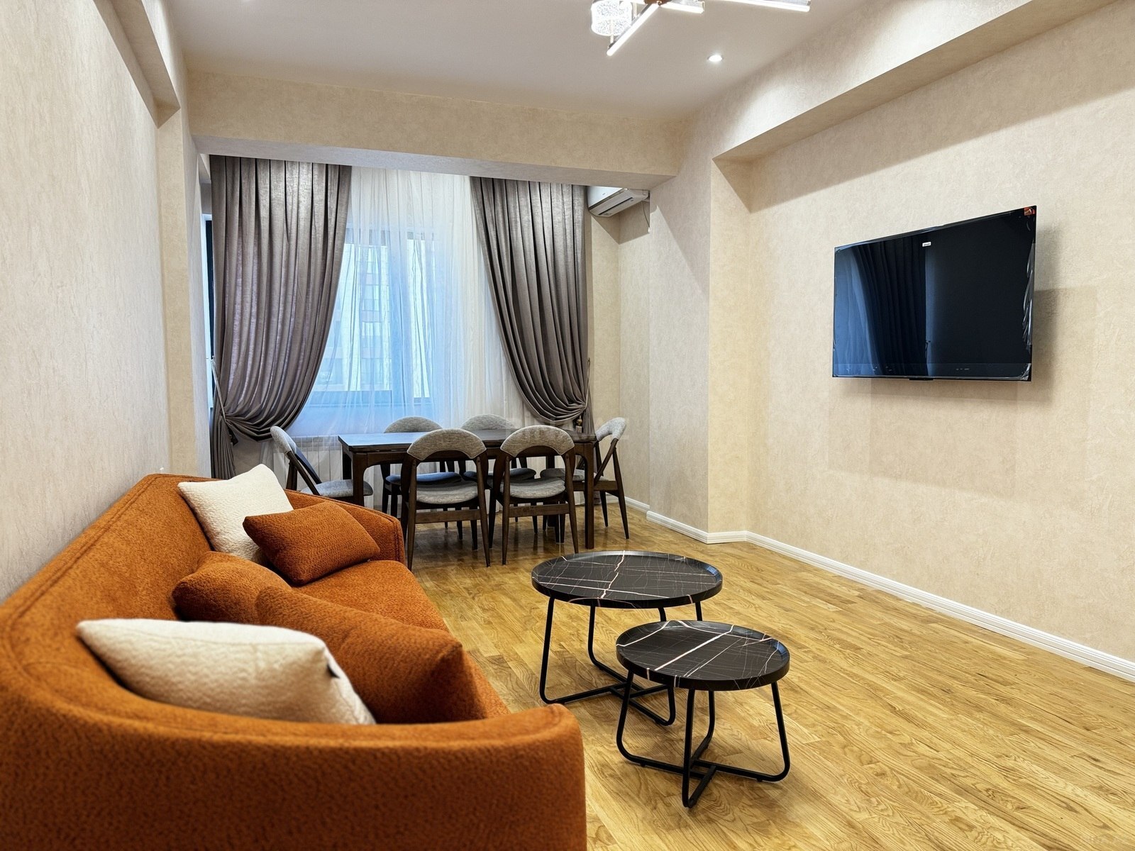 Kirayə verilir 2 otaqlı mənzil 65.1 m²