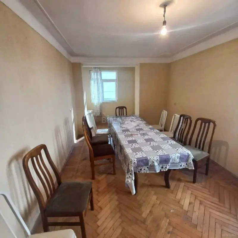 Satılır 1 otaqlı mənzil 40 m²