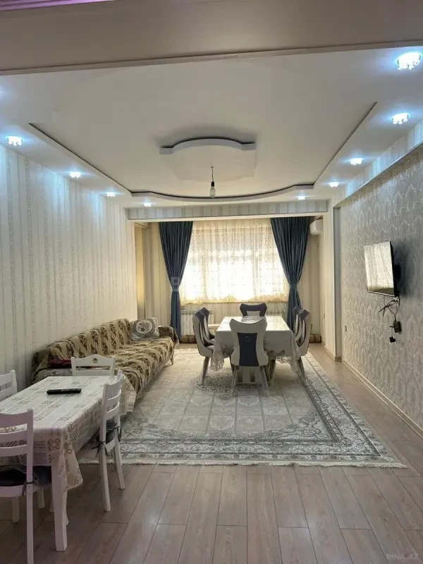 Kirayə verilir 2 otaqlı mənzil 115 m²