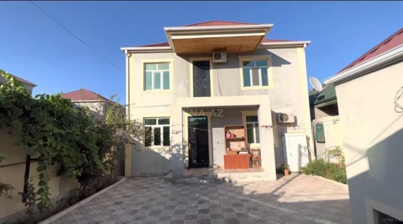 Satılır 5 otaqlı həyət evi 160 m²