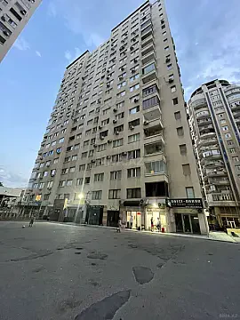 Kirayə verilir 3 otaqlı mənzil 135 m² — Bakı, Xətai 3 otaq 135.00 m²