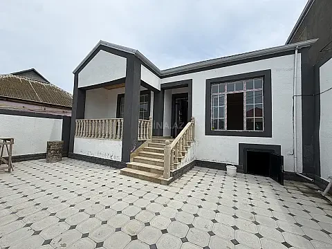 Satılır 3 otaqlı həyət evi 100 m² — Bakı 3 otaq 100.00 m²