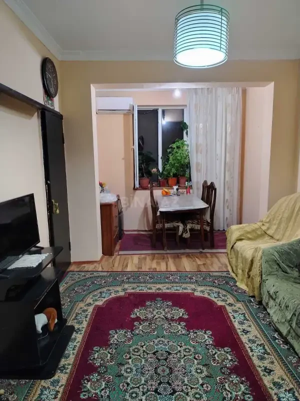 Satılır 2 otaqlı mənzil 42 m²