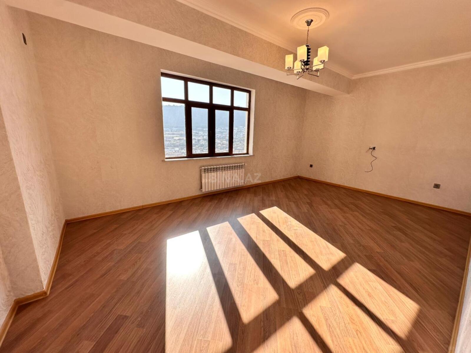 Satılır 2 otaqlı mənzil 104 m²