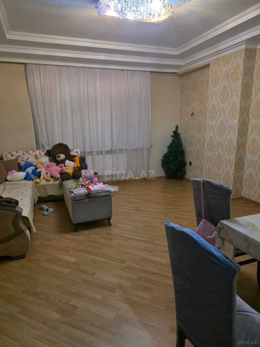 Satılır 2 otaqlı mənzil 82 m²