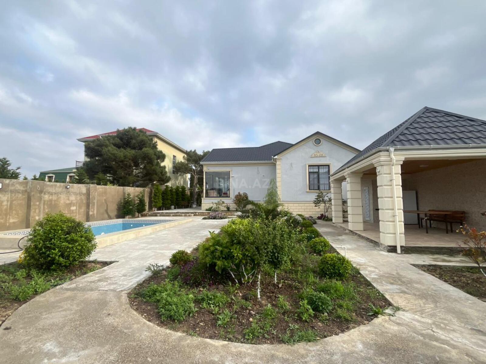Satılır 5 otaqlı həyət evi 150 m²