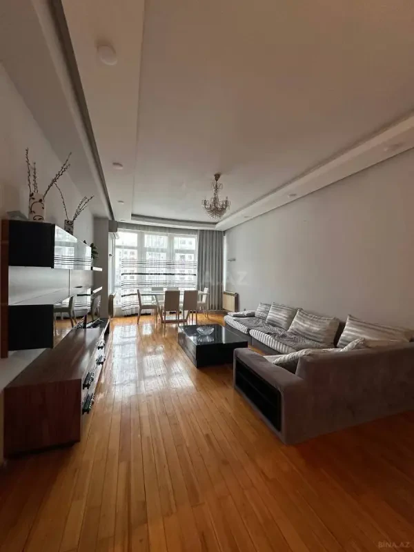 Satılır 2 otaqlı mənzil 70 m²