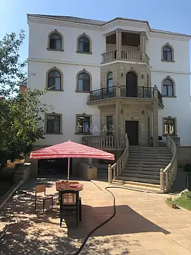 Satılır 7 otaqlı həyət evi 650 m² — Bakı, Badamdar 7 otaq 650.00 m²