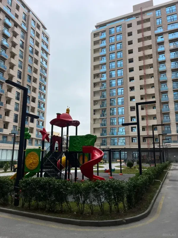 Satılır 3 otaqlı mənzil 118.5 m²