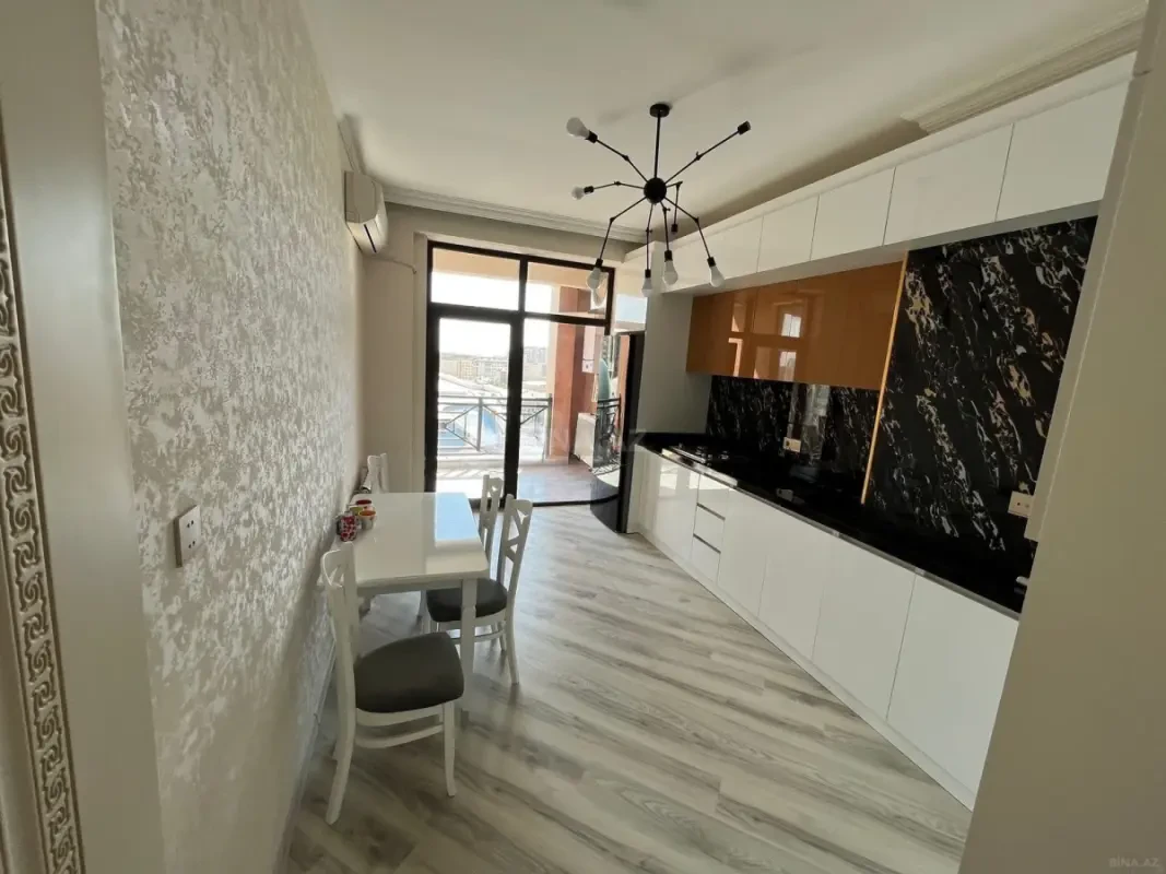 Kirayə verilir 3 otaqlı mənzil 110 m²