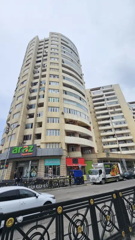 Satılır 3 otaqlı mənzil 115 m²