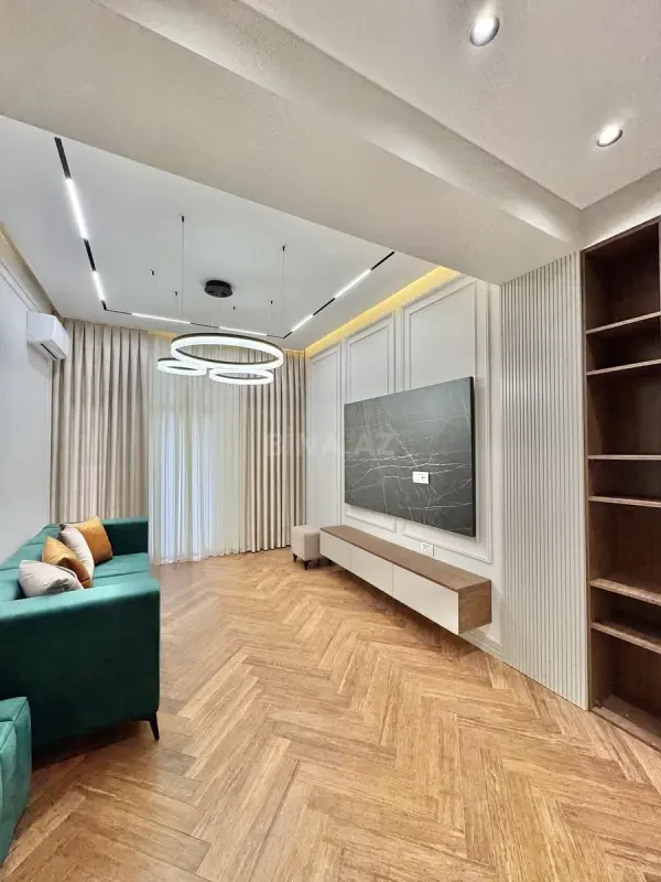 Satılır 2 otaqlı mənzil 70 m²