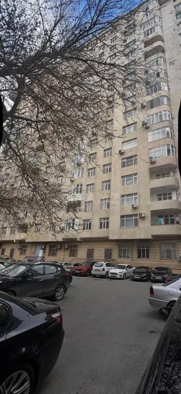 Satılır 3 otaqlı mənzil 140 m²
