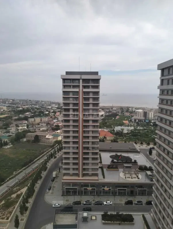 Satılır 3 otaqlı mənzil 162 m²
