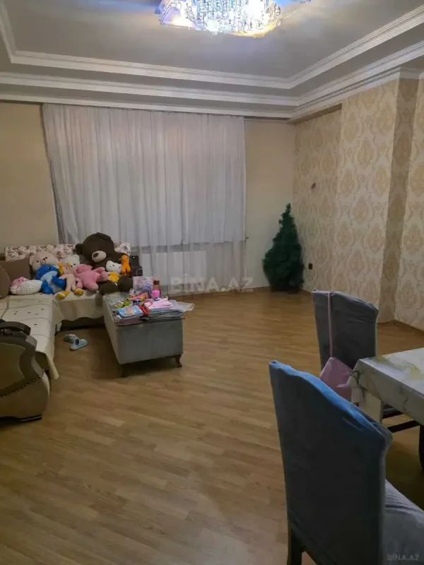 Satılır 2 otaqlı mənzil 82 m²