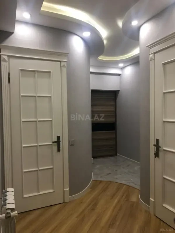 Satılır 3 otaqlı mənzil 105.9 m²