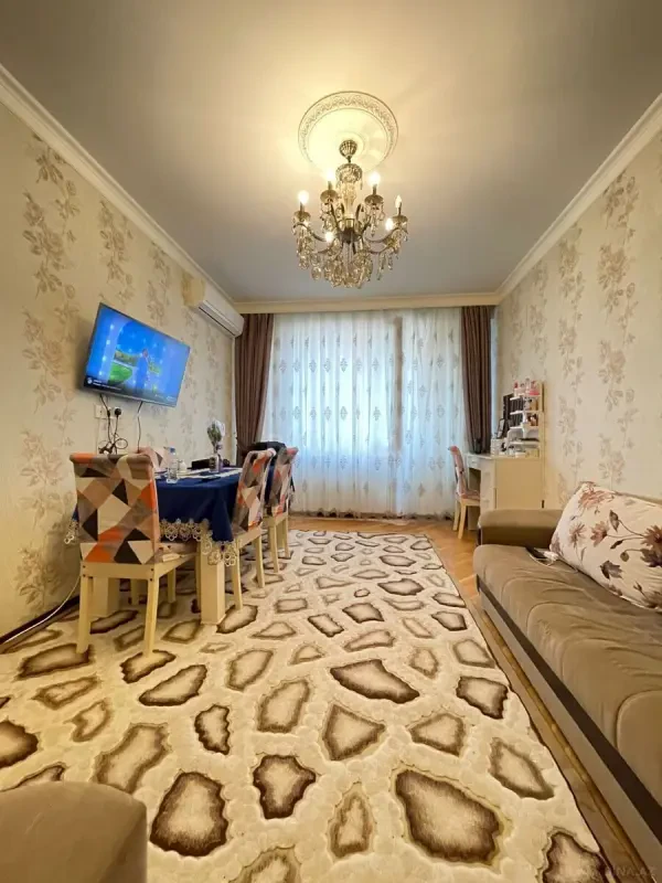 Kirayə verilir 2 otaqlı mənzil 60 m²