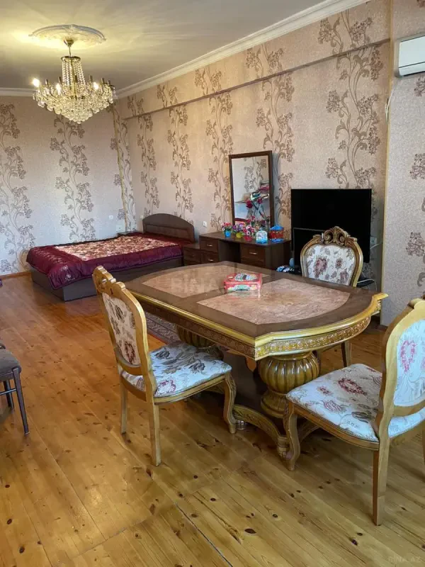 Satılır 3 otaqlı mənzil 108 m²
