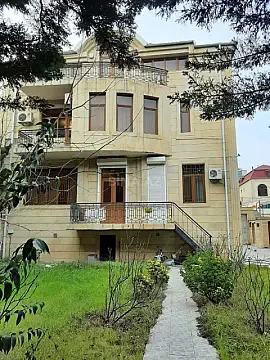 Kirayə verilir 10 otaqlı həyət evi 650 m² — Bakı 10 otaq 650.00 m²