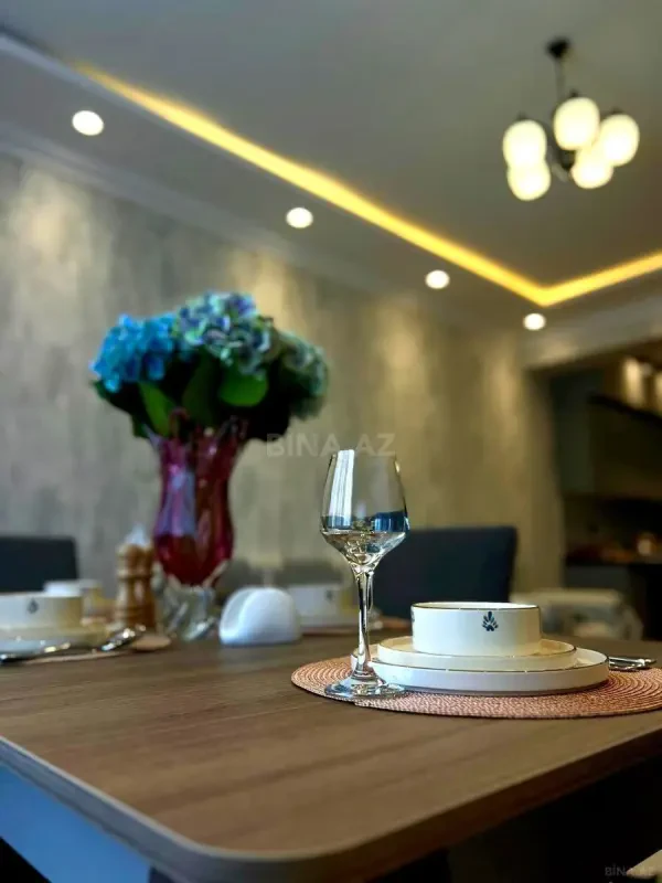 Kirayə verilir 2 otaqlı mənzil 116 m²