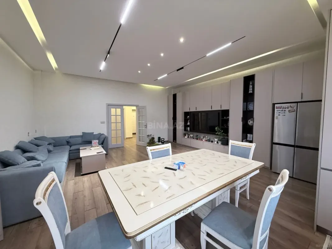 Kirayə verilir 4 otaqlı mənzil 175 m²