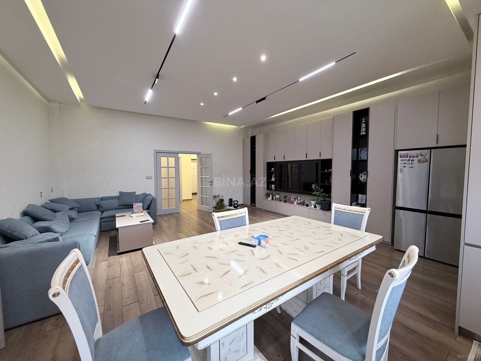 Kirayə verilir 4 otaqlı mənzil 175 m²