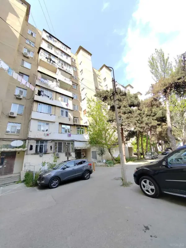 Satılır 4 otaqlı mənzil 120 m²