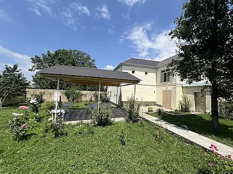 Kirayə verilir 3 otaqlı həyət evi 200 m² — Qəbələ 3 otaq 200.00 m²