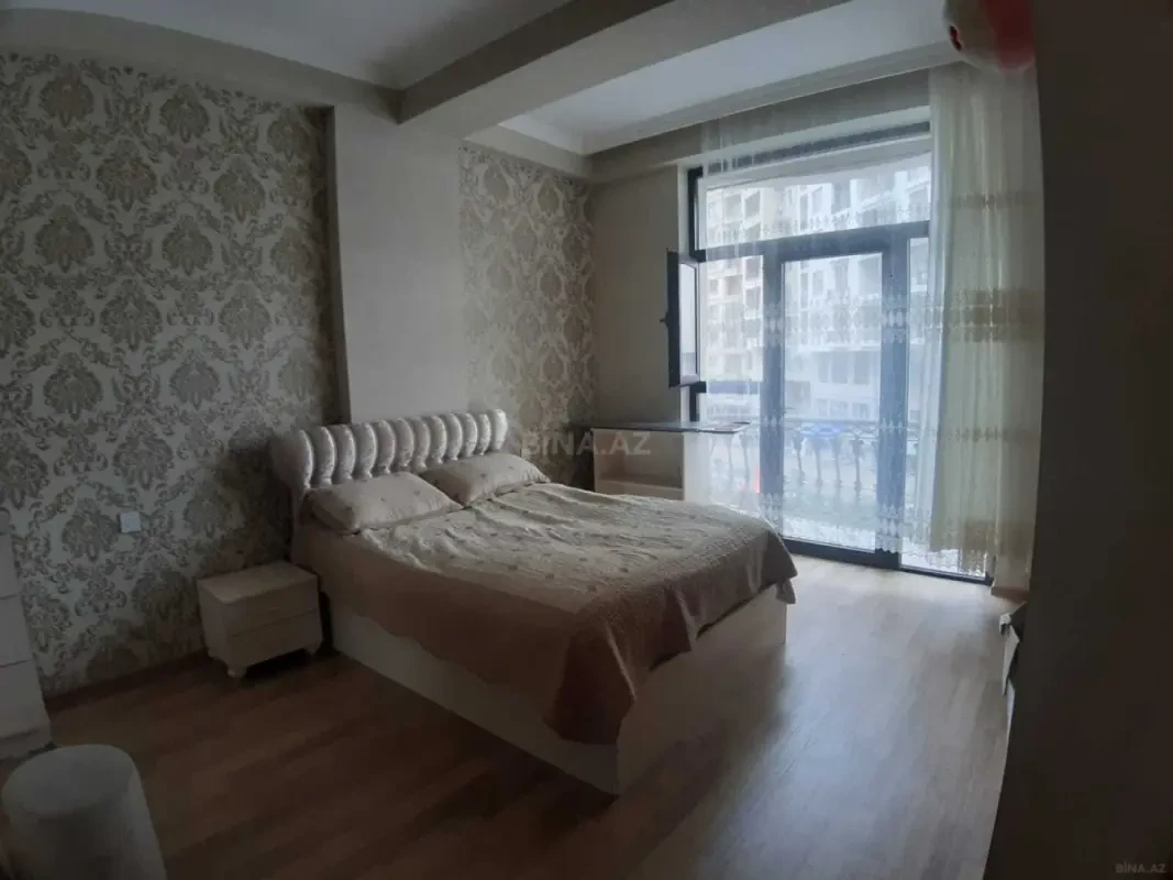 Kirayə verilir 2 otaqlı mənzil 90 m²
