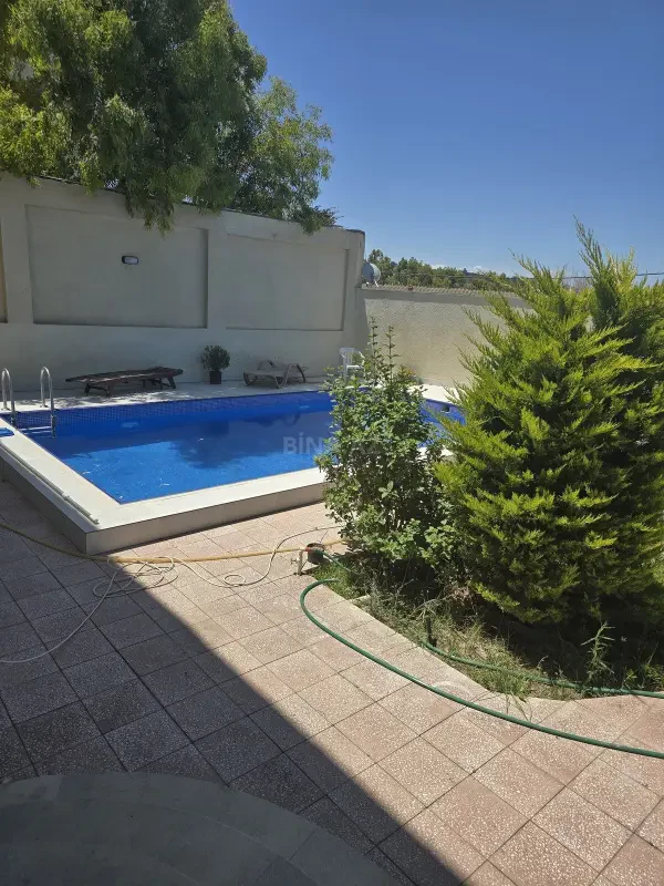 Kirayə verilir 5 otaqlı həyət evi 280 m²