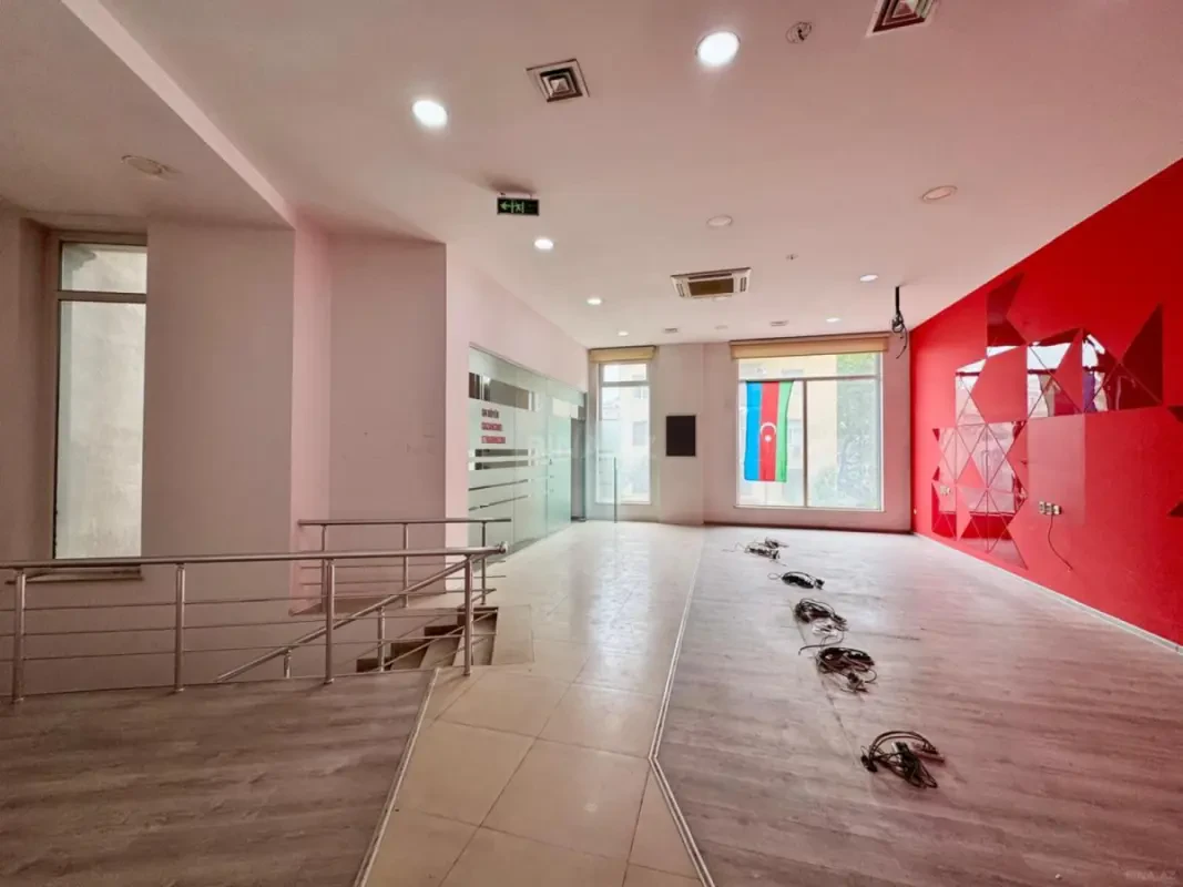 Kirayə verilir 6 otaqlı ofis 296 m²