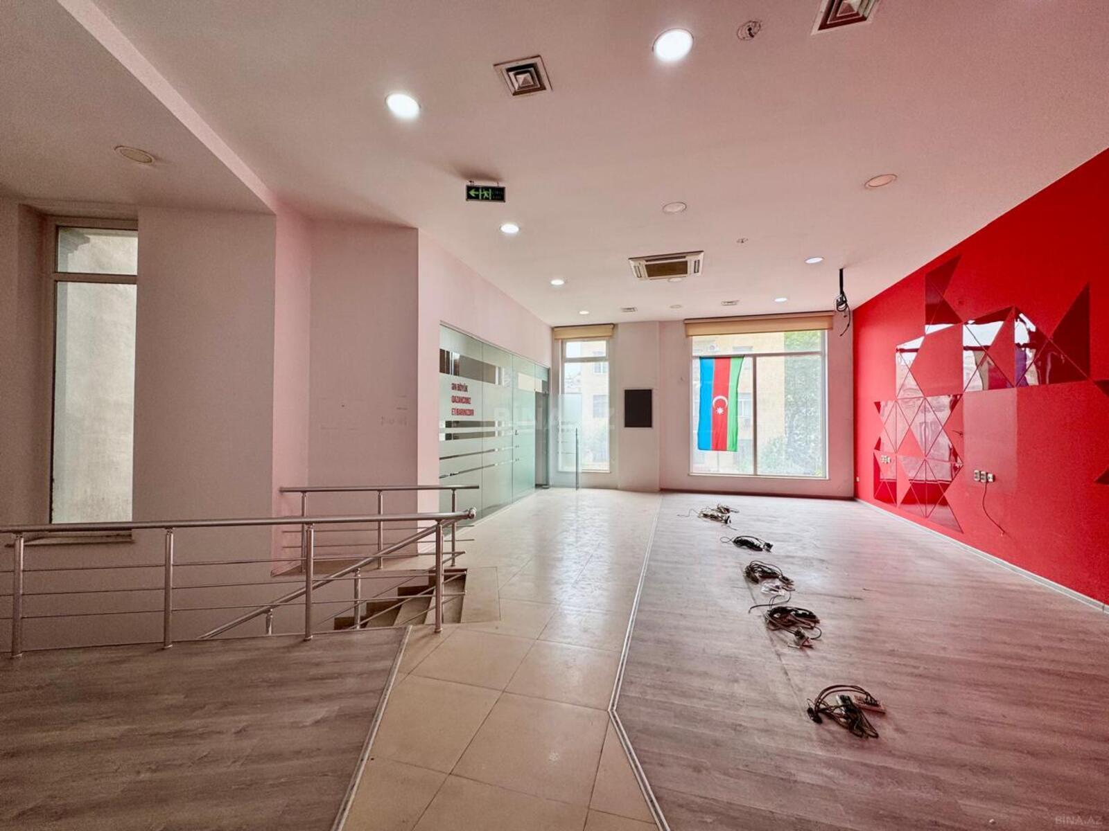 Kirayə verilir 6 otaqlı ofis 296 m²