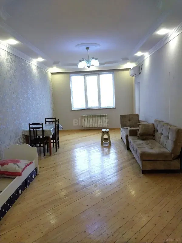 Satılır 2 otaqlı mənzil 96 m²