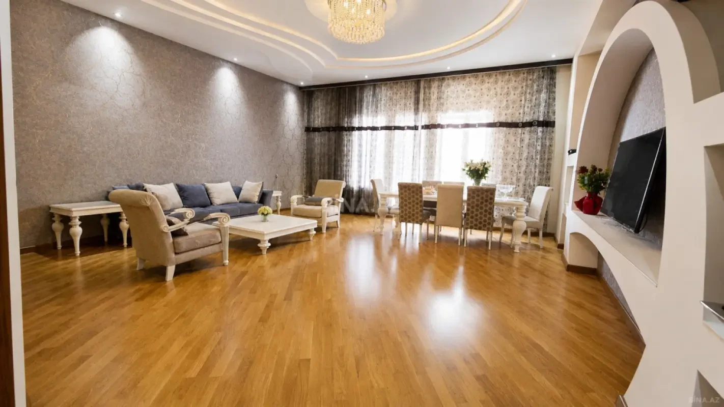 Satılır 3 otaqlı mənzil 170 m²