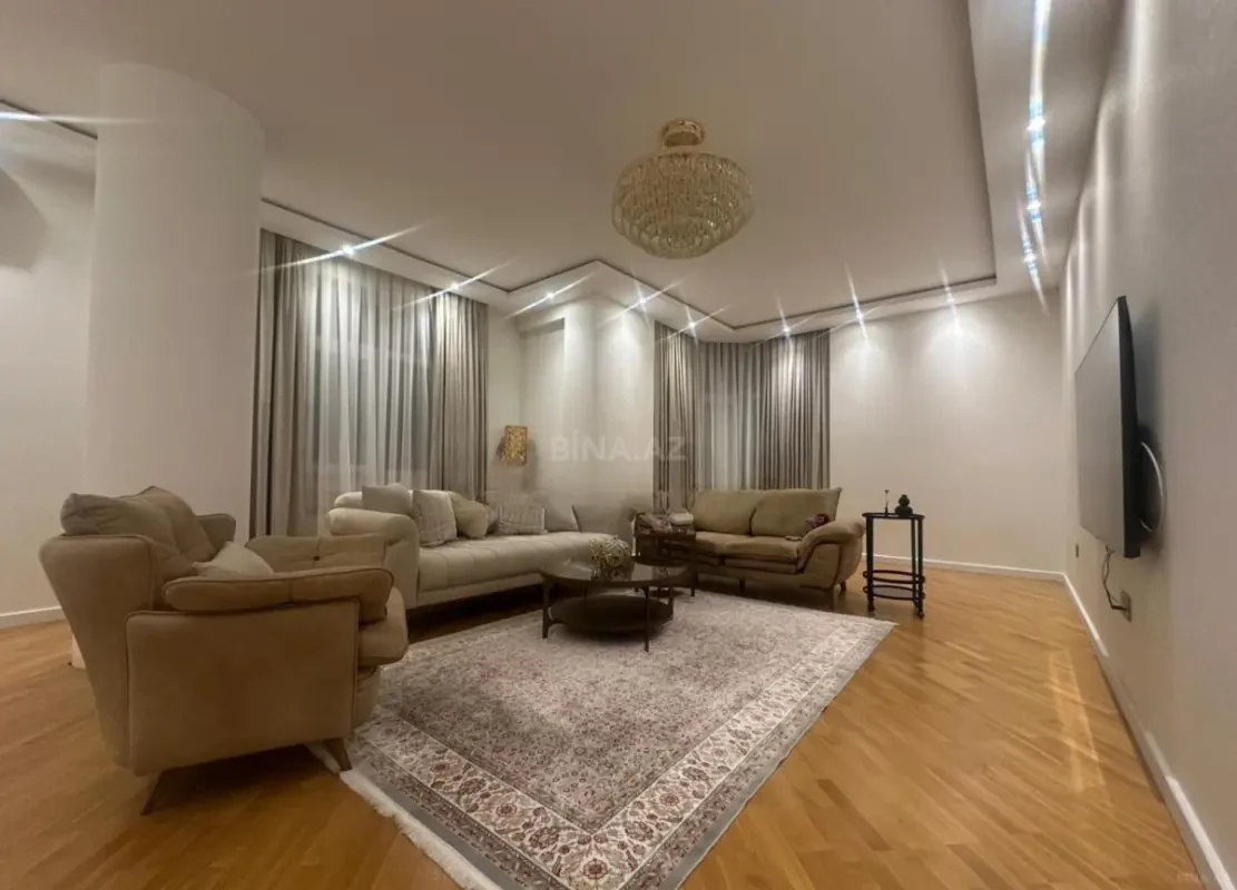 Satılır 2 otaqlı mənzil 103 m²