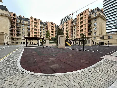 Satılır 3 otaqlı mənzil 129 m² — Bakı 3 otaq 129.00 m²
