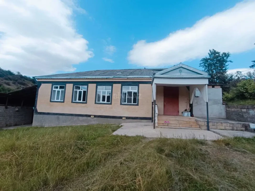 Satılır 4 otaqlı həyət evi 150 m²